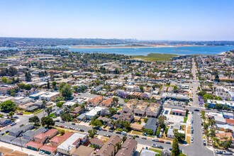 2020 Diamond St in San Diego, CA - Building Photo - Building Photo