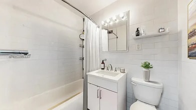 347 W 53rd St, Unit 3A in New York, NY - Building Photo - Building Photo