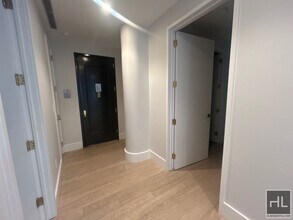 BROOME STREET in New York, NY - Building Photo - Building Photo