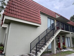 11380 Royal Palm Blvd in Coral Springs, FL - Foto de edificio - Building Photo