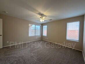 3194 W Yellow Peak Dr in San Tan Valley, AZ - Building Photo - Building Photo