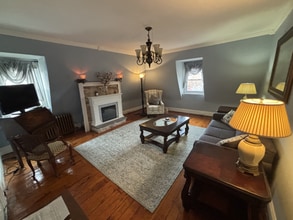 83 S Hamilton St in Poughkeepsie, NY - Foto de edificio - Building Photo