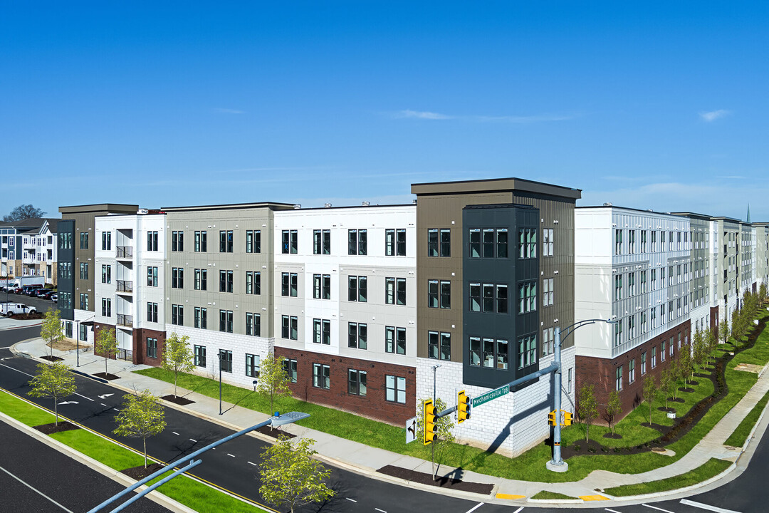 The Compass at Springdale Park in Richmond, VA - Foto de edificio