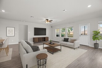 1047 Raceland Rd in San Antonio, TX - Building Photo - Building Photo