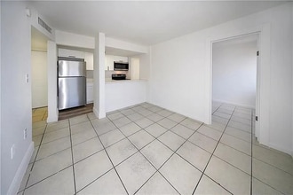 1000 NW 95th Terrace in Miami, FL - Building Photo - Building Photo
