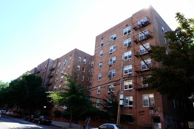 The Harwyn in Flushing, NY - Building Photo - Building Photo