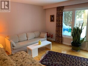 43 Denrock Dr in Toronto, ON - Building Photo - Building Photo