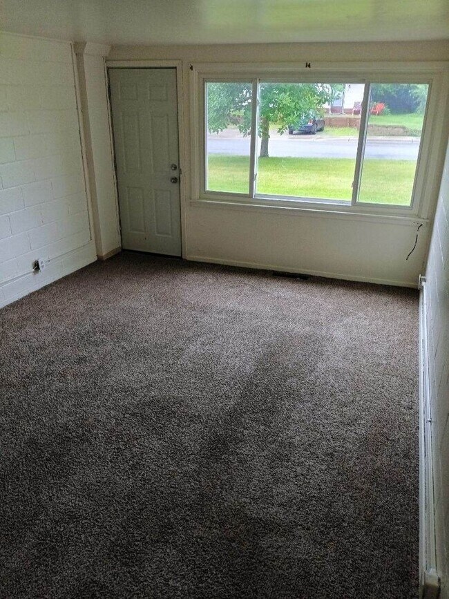 112 NE 5th Ave in Grand Rapids, MN - Building Photo - Building Photo