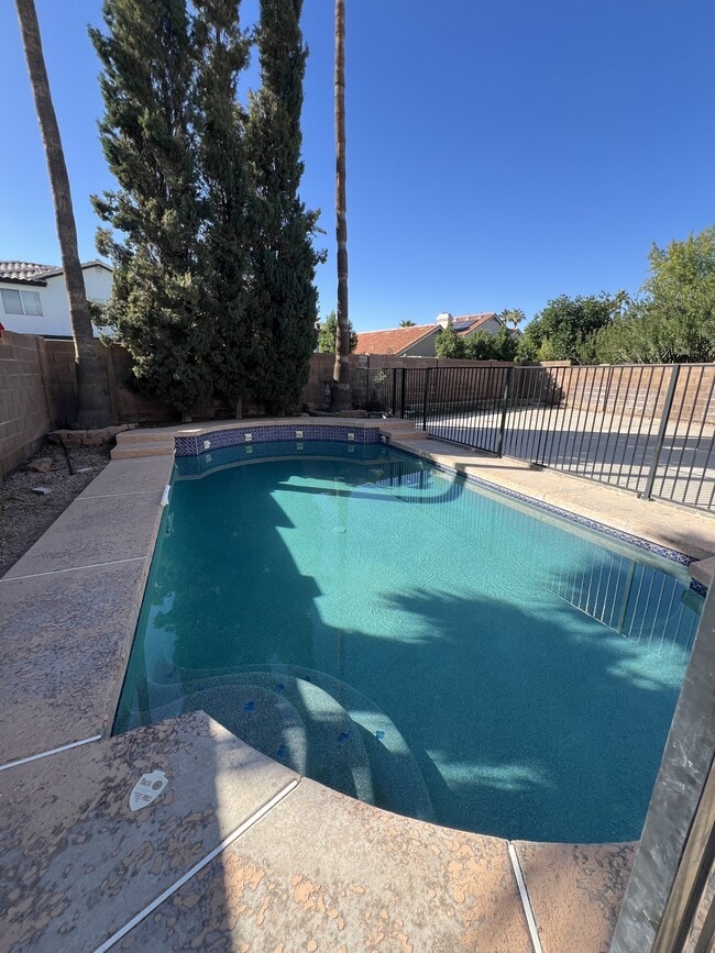 property at 1531 W Gail Dr