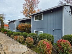 10058 SW Garrett St in Portland, OR - Building Photo