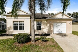 17305 Woodcrest Way in Clermont, FL - Building Photo