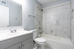 Virginia Pines in Columbus, OH - Building Photo