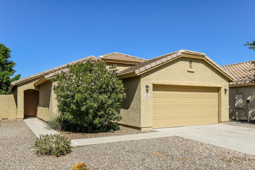 1674 W Corriente Dr in Queen Creek, AZ - Building Photo