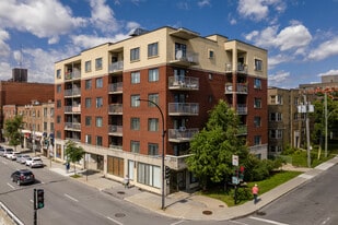 5299 de la Côte-Sainte-Catherine Apartments