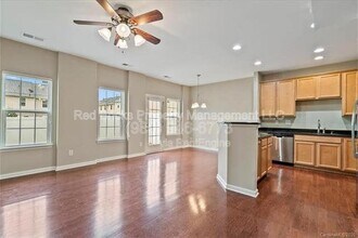 2420 Silverthorn Dr in Charlotte, NC - Building Photo - Building Photo