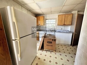 212 W Fir Ave in Mitchell, SD - Building Photo - Building Photo