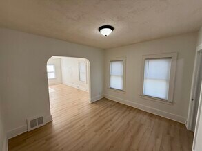 146 Bondie St in Wyandotte, MI - Building Photo - Building Photo