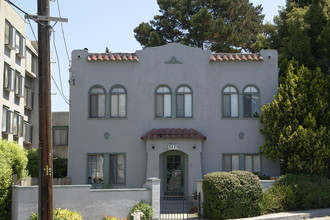 3773 Park Boulevard Way in Oakland, CA - Building Photo - Building Photo