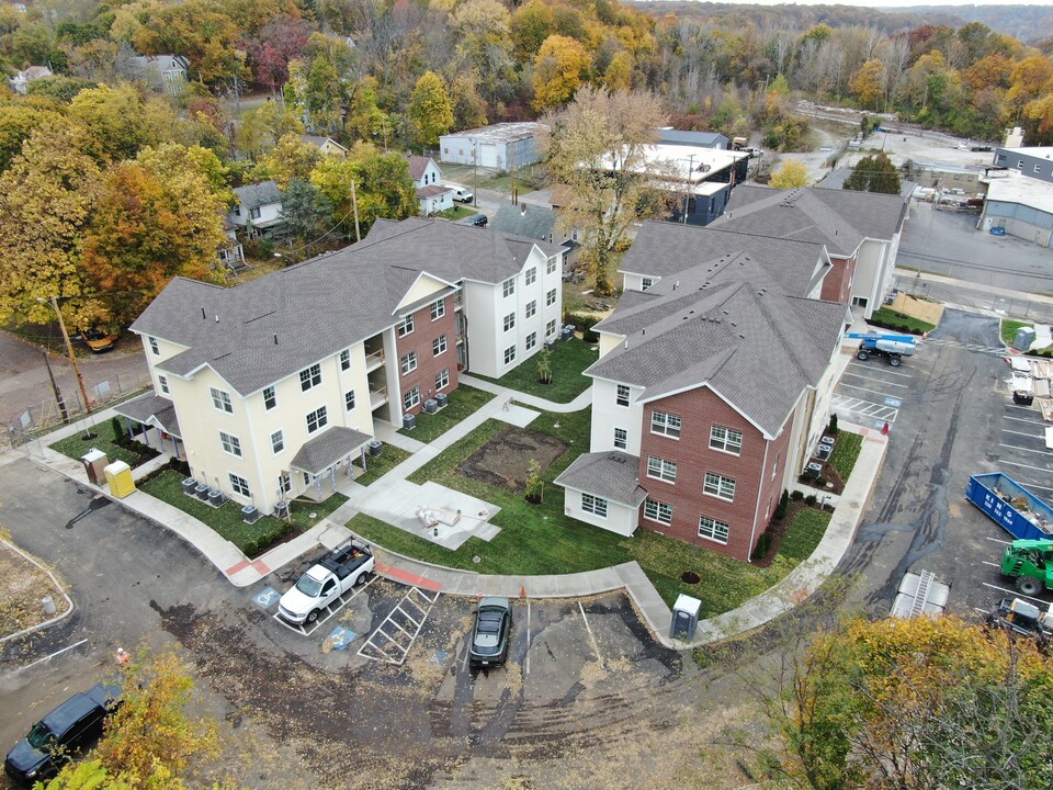 65 Nickel in Akron, OH - Foto de edificio