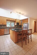 6872 Melrose Dr in McLean, VA - Building Photo - Building Photo