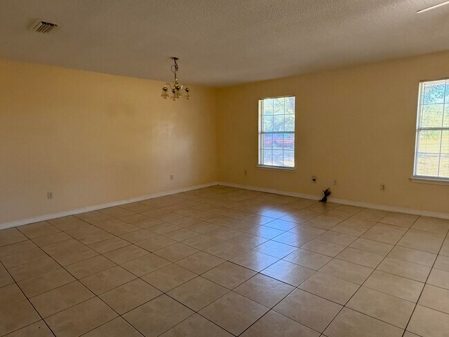 12341 US-90 in Holt, FL - Building Photo - Building Photo