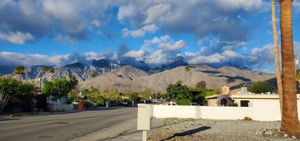 4444 E Sunny Dunes Rd in Palm Springs, CA - Building Photo - Building Photo