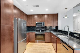 860 Peachtree St NE in Atlanta, GA - Foto de edificio - Building Photo