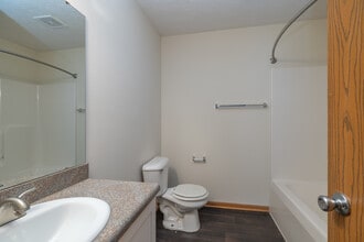 Park Hill at Fairlawn in Fairlawn, OH - Foto de edificio - Interior Photo
