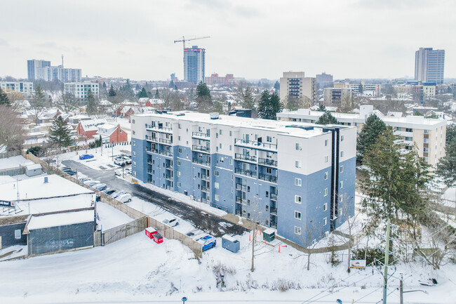 Spurline Flats in Waterloo, ON - Building Photo - Building Photo