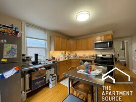 3434 W Drummond Plz, Unit 1 in Chicago, IL - Building Photo