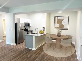 Wildwood Apartments in Charlotte, NC - Building Photo