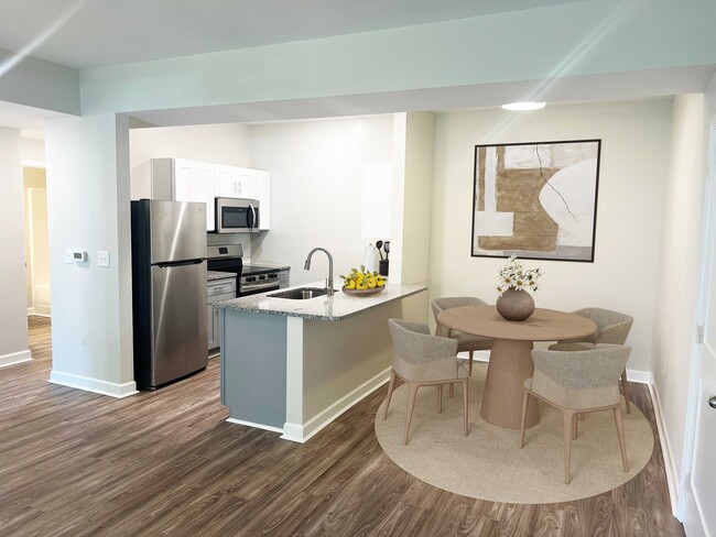 Wildwood Apartments in Charlotte, NC - Building Photo - Building Photo