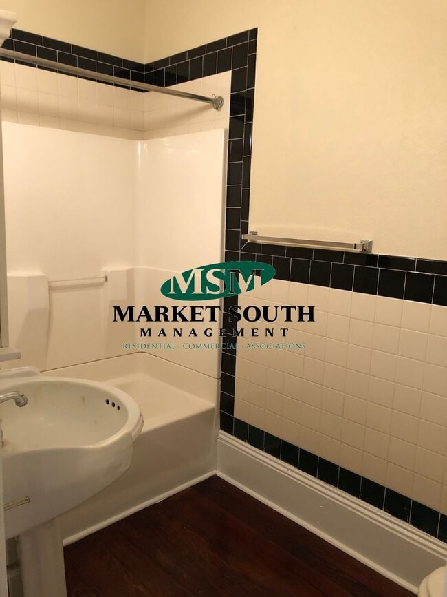 2002 Habersham St in Savannah, GA - Building Photo - Building Photo