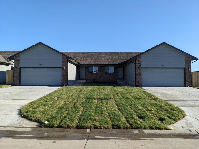property at 5277 N Toben Ct