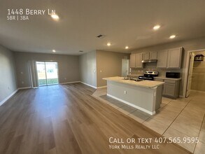 1448 Berry Ln in Davenport, FL - Building Photo - Building Photo