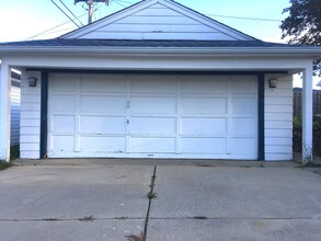 142 E Grove St in Lombard, IL - Building Photo - Building Photo