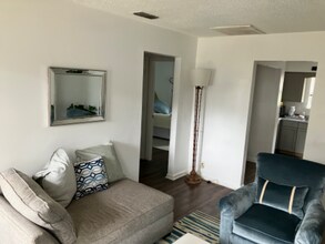 2835 Vista Ln in Nashville, TN - Building Photo - Building Photo