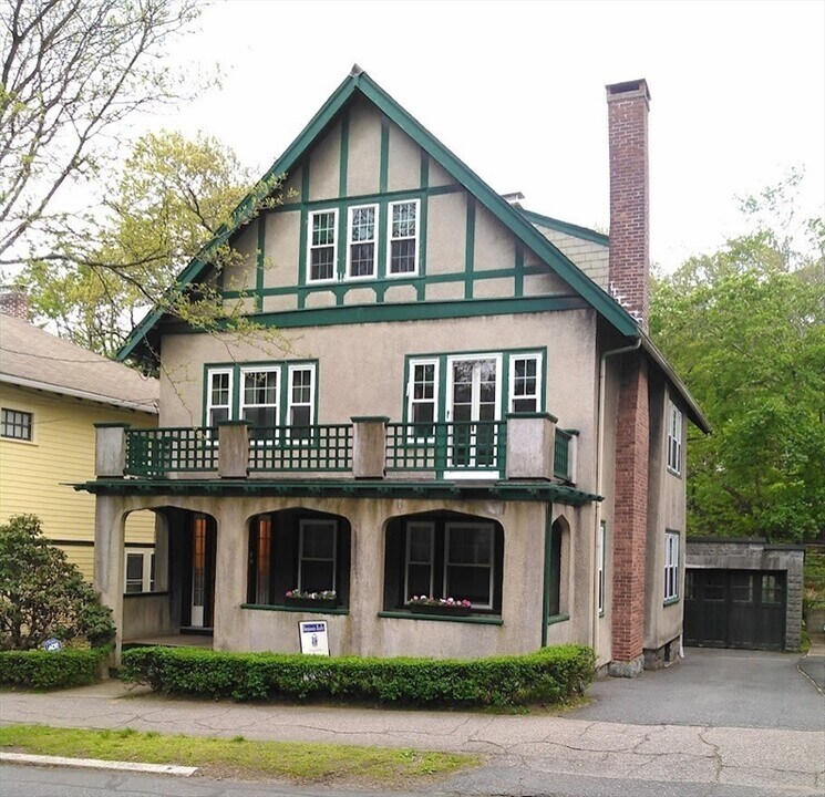 102 Sumner St, Unit #1 in Boston, MA - Foto de edificio