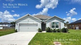 939 Stockport Dr in Kissimmee, FL - Building Photo