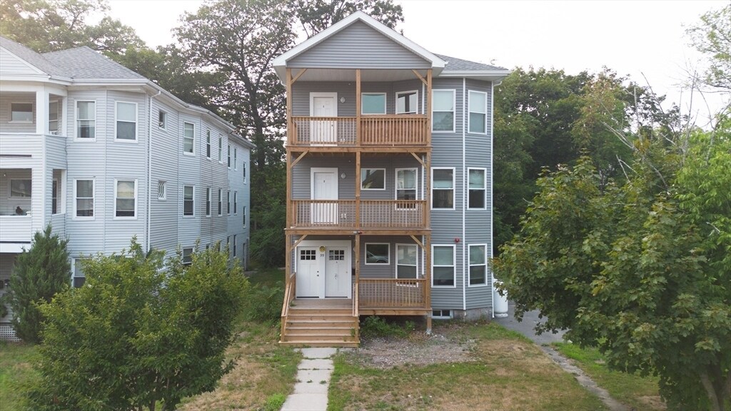 99 June St in Worcester, MA - Building Photo