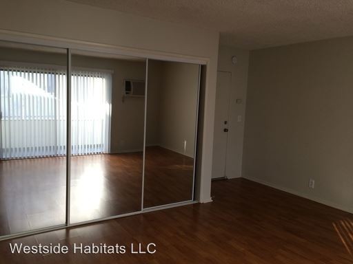 15286 Sutton St in Los Angeles, CA - Building Photo - Building Photo