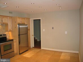 5707 Cromwell Dr in Bethesda, MD - Building Photo - Building Photo