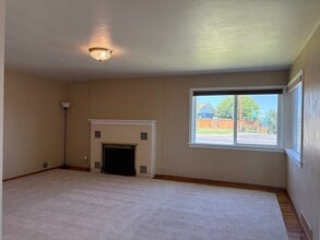 501 Grandview Ave in Sunnyside, WA - Building Photo - Building Photo