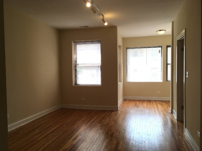 3216 W Argyle St in Chicago, IL - Building Photo - Building Photo