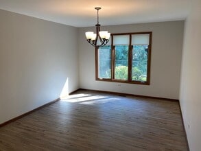 17 S Oak Ave in Westmont, IL - Building Photo - Building Photo