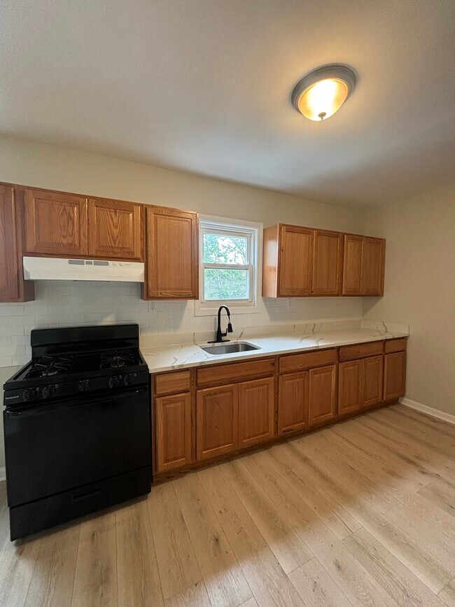 660 S 12th St, Unit 1 in Newark, NJ - Building Photo - Building Photo