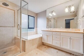 14322 Dickens St in Los Angeles, CA - Building Photo - Building Photo