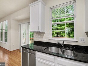 9308 Paul Dr in Manassas Park, VA - Building Photo - Building Photo