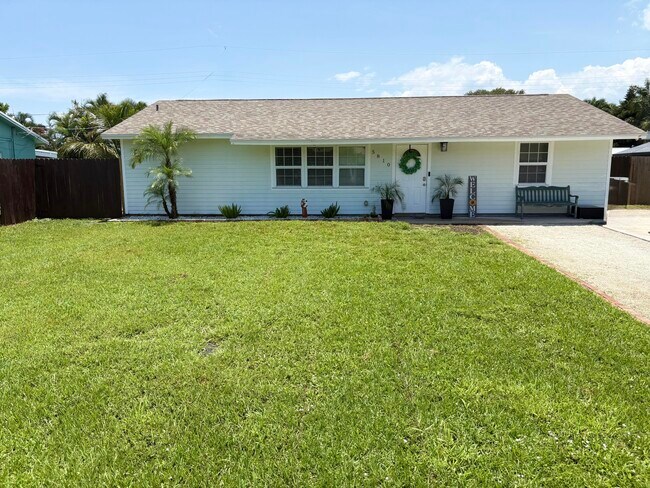 5810 Tucker Rd in Jupiter, FL - Building Photo - Building Photo