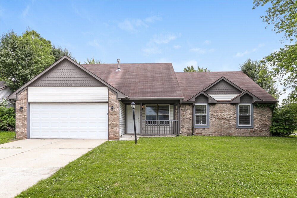 5631 Nodlehs Ct in Indianapolis, IN - Foto de edificio